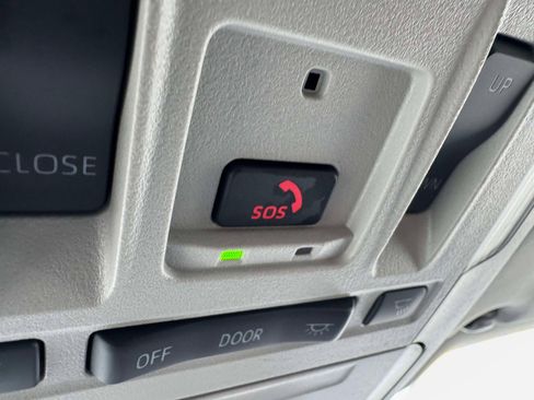 Certified 2025 Toyota Highlander XLE image 41