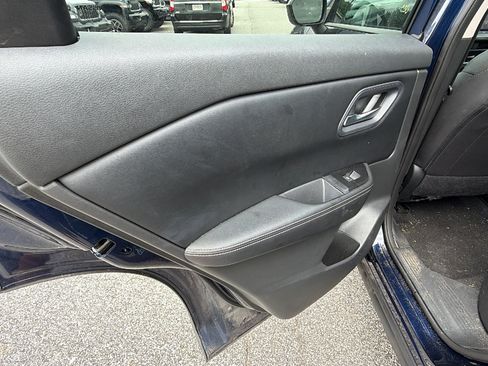 Used 2024 Nissan Rogue SV AWD/4WD image 22