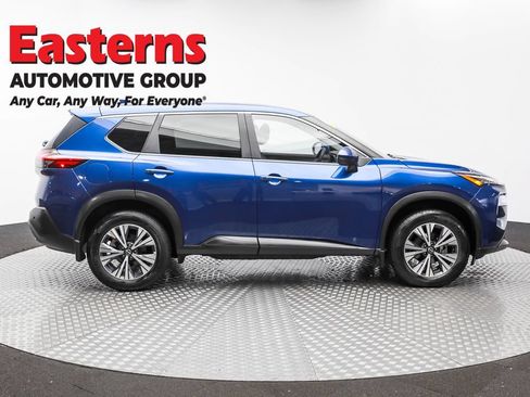Used 2022 Nissan Rogue SV AWD/4WD image 4