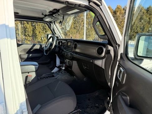 Used 2023 Jeep Wrangler Willys image 16