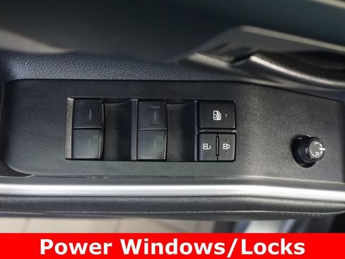 Certified 2024 Toyota Highlander LE FWD image 6