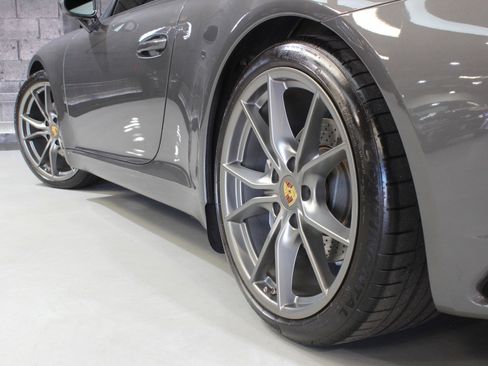 Used 2017 Porsche 911 Carrera image 20