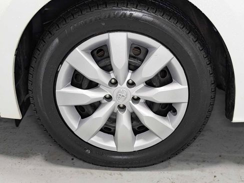 Used 2016 Toyota Corolla LE image 3