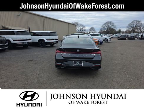 Certified 2023 Hyundai Elantra SEL w/ Convenience Package image 14
