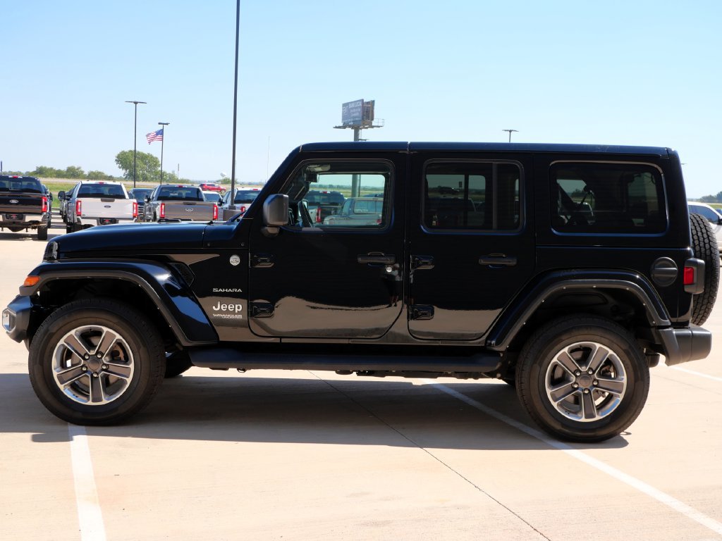 Used 2021 Jeep Wrangler Unlimited Sahara AWD/4WD image 3