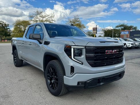 Used 2024 GMC Sierra 1500 Elevation AWD/4WD image 3