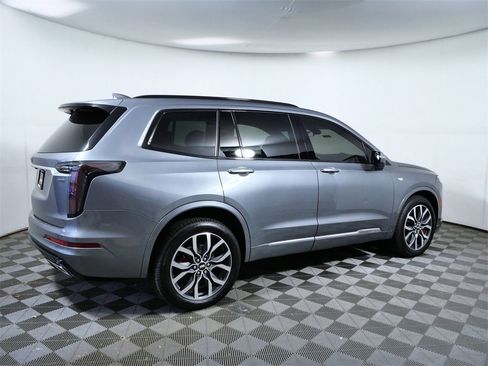Used 2022 Cadillac XT6 Sport image 9