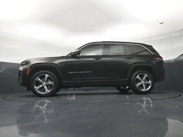 New 2026 Jeep Grand Cherokee Limited w/ Trailer Tow Package AWD/4WD image 21
