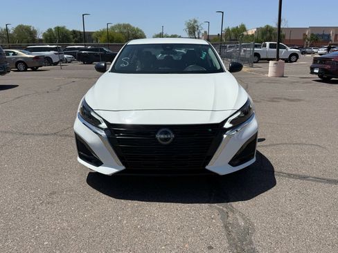 Certified 2025 Nissan Altima 2.5 SV FWD image 2