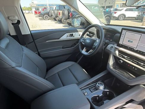 New 2026 Ford Explorer Active w/ Active Comfort Package RWD image 32