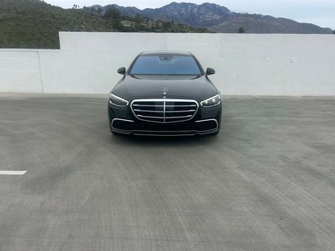 Used 2022 Mercedes-Benz S 580 4MATIC Sedan image 2
