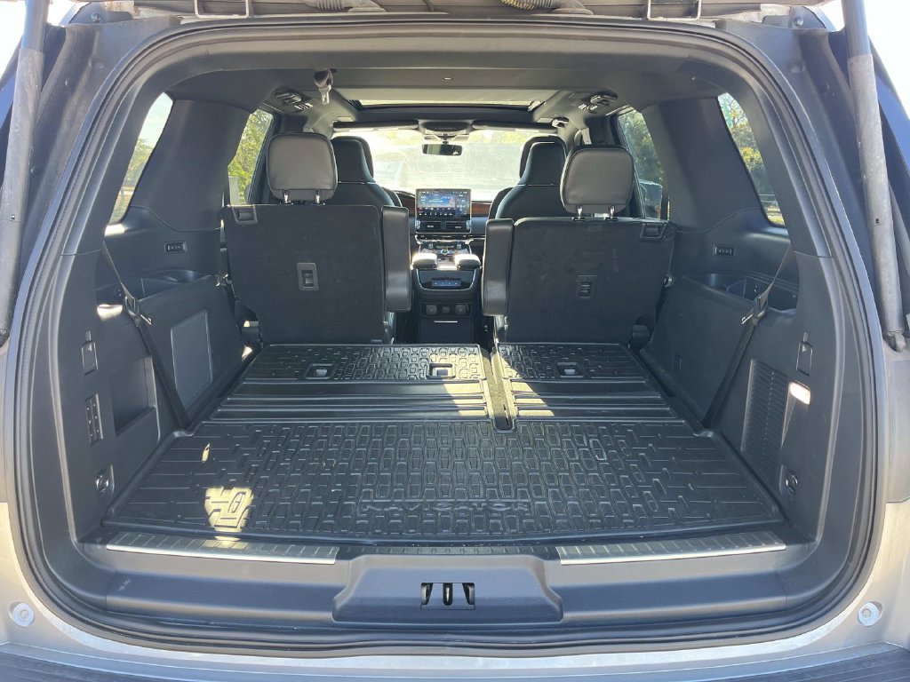 Used 2024 Lincoln Navigator Reserve AWD/4WD image 23