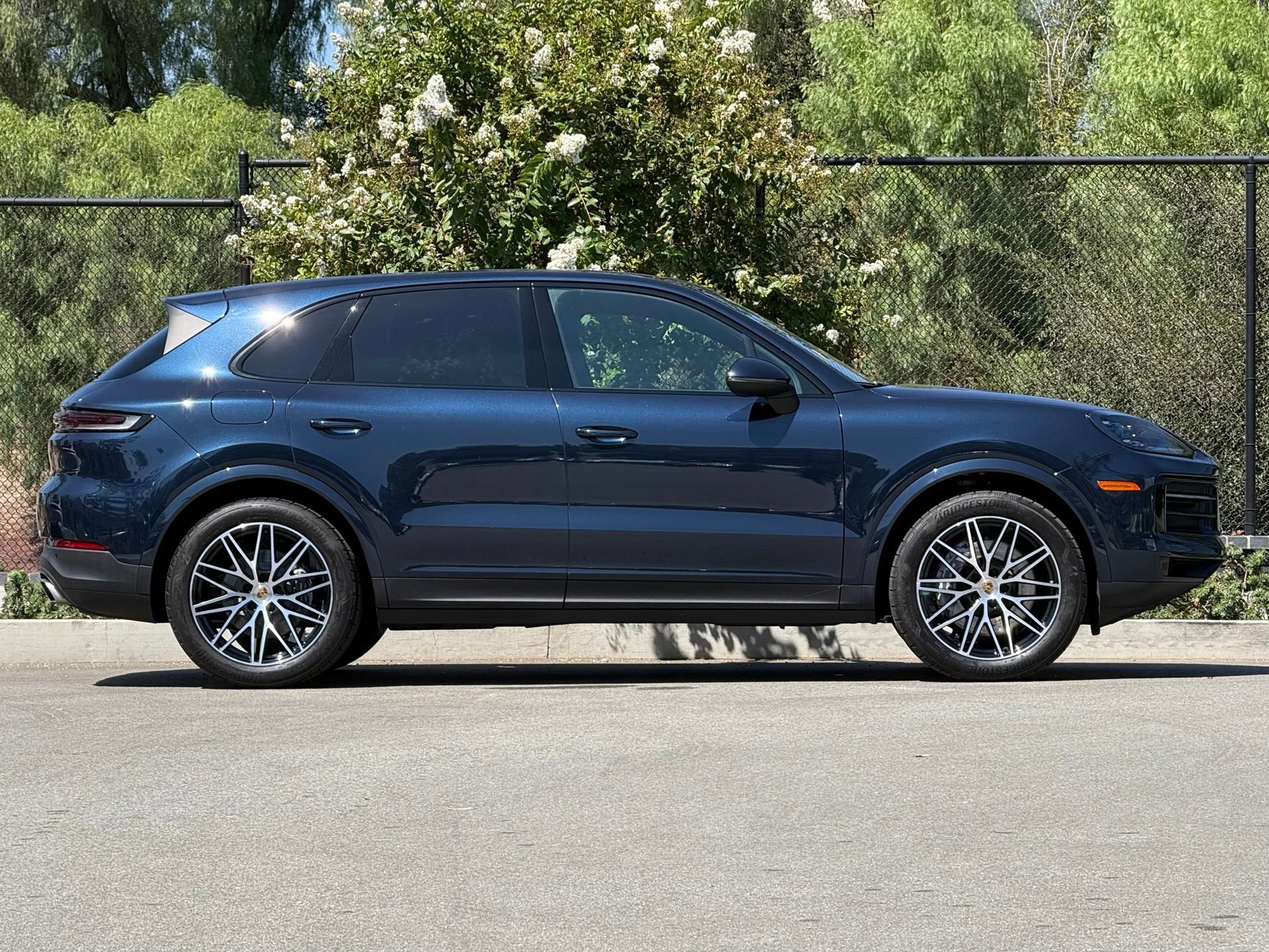 Certified 2024 Porsche Cayenne AWD/4WD image 8