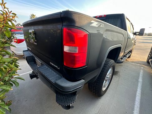 Used 2015 GMC Sierra 2500 Denali w/ Duramax Plus Package image 5