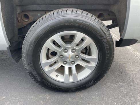 Used 2018 Chevrolet Silverado 1500 LT w/ All Star Edition AWD/4WD image 24
