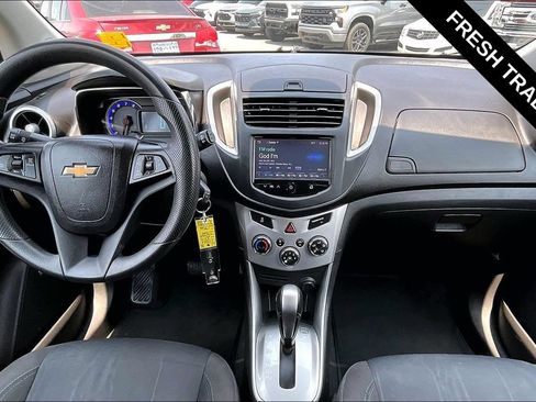 Used 2015 Chevrolet Trax LT w/ LT Sun and Sound Package FWD image 7