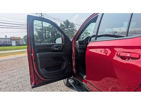 Used 2022 Chevrolet Tahoe Z71 w/ Luxury Package image 9