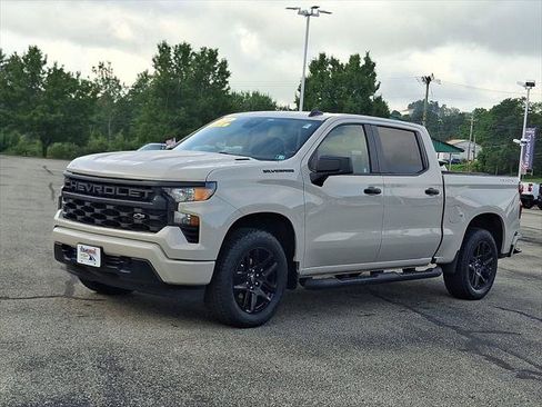 Used 2026 Chevrolet Silverado 1500 Custom w/ Turbomax Blackout Package AWD/4WD image 4