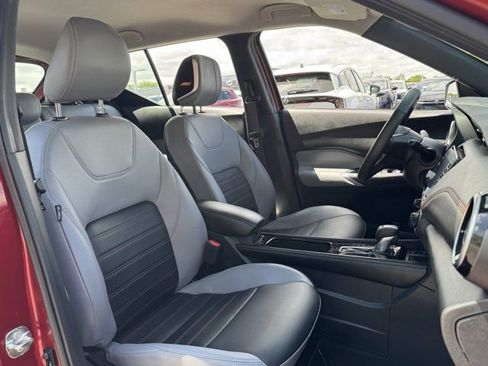 Used 2023 Nissan Kicks SR w/ SR Premium Package FWD image 7