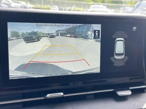 Used 2022 Kia Carnival EX FWD image 34