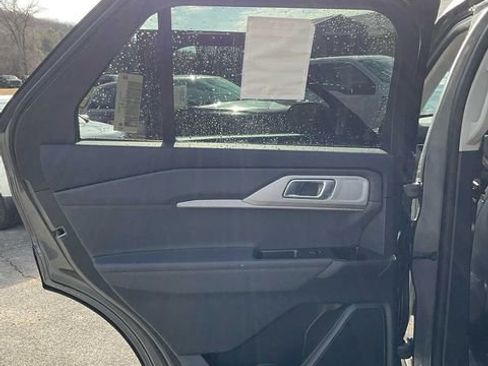 Used 2026 Ford Explorer Active AWD/4WD image 36