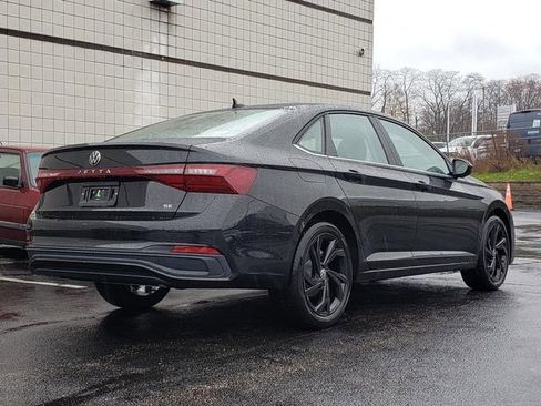 New 2026 Volkswagen Jetta SE image 3
