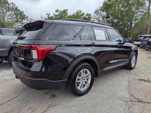 Certified 2025 Ford Explorer Active RWD image 3