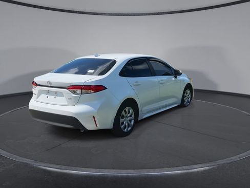 Used 2026 Toyota Corolla LE FWD image 8