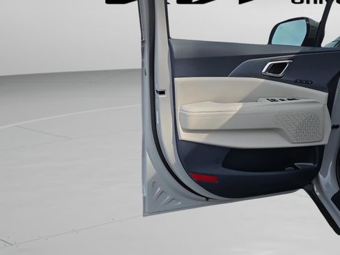 New 2026 Kia Carnival EX FWD image 12