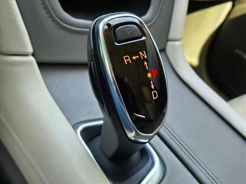 Used 2017 Cadillac XT5 Luxury w/ Driver Awareness Package image 16