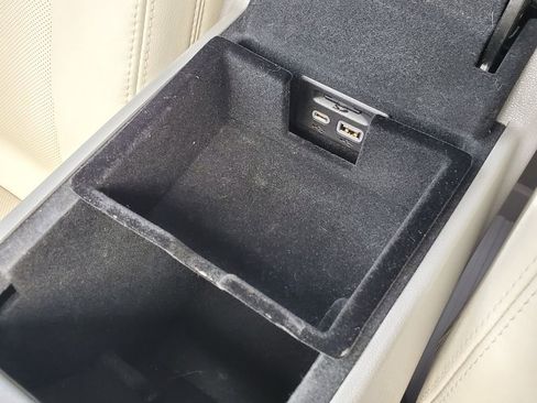 Certified 2023 Cadillac XT5 Premium Luxury w/ LPO, Floor Liner Package image 39