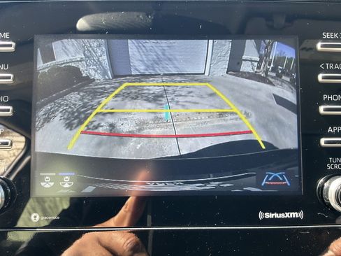 Used 2024 Toyota Camry SE image 29