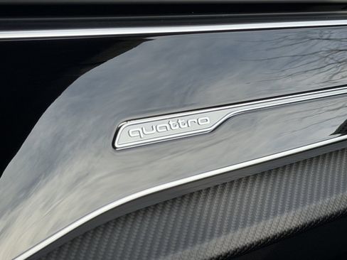 Used 2021 Audi RS Q8 4.0T w/ Carbon Optic Package image 39