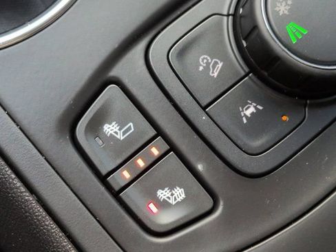 Used 2024 GMC Terrain SLE w/ Driver Convenience Package FWD image 21