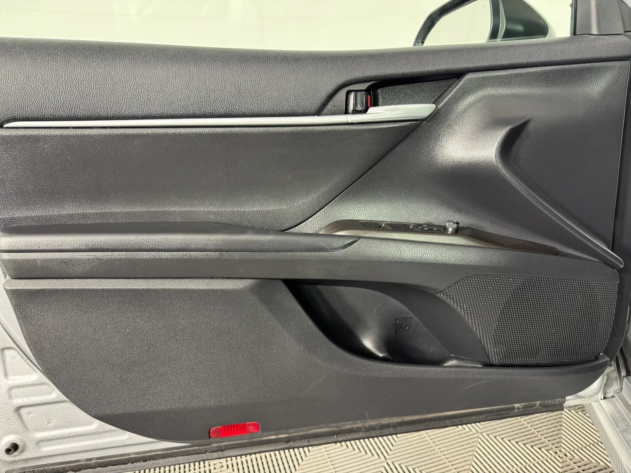 Used 2023 Toyota Camry SE FWD image 34