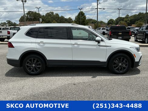 Used 2024 Volkswagen Tiguan SE FWD image 8