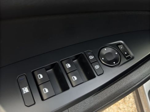 New 2026 Kia Sportage LX FWD image 14