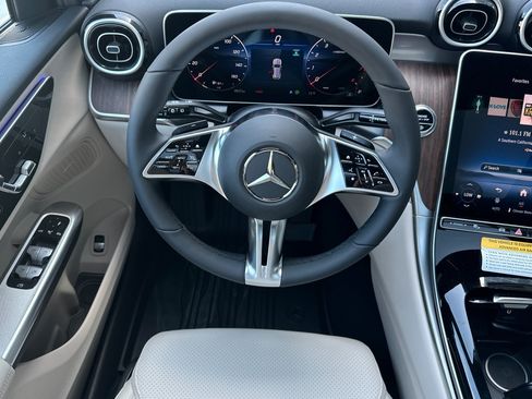 Used 2026 Mercedes-Benz GLC 300 4MATIC image 13