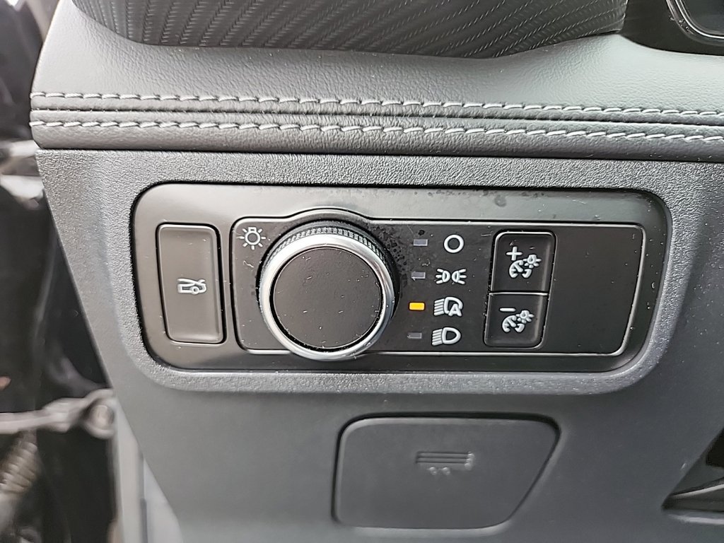 Used 2024 Ford Mustang Premium RWD image 31