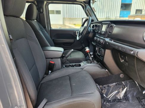 Used 2021 Jeep Wrangler Unlimited Sport AWD/4WD image 11