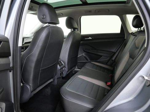 Used 2022 Volkswagen Taos SEL AWD/4WD image 14