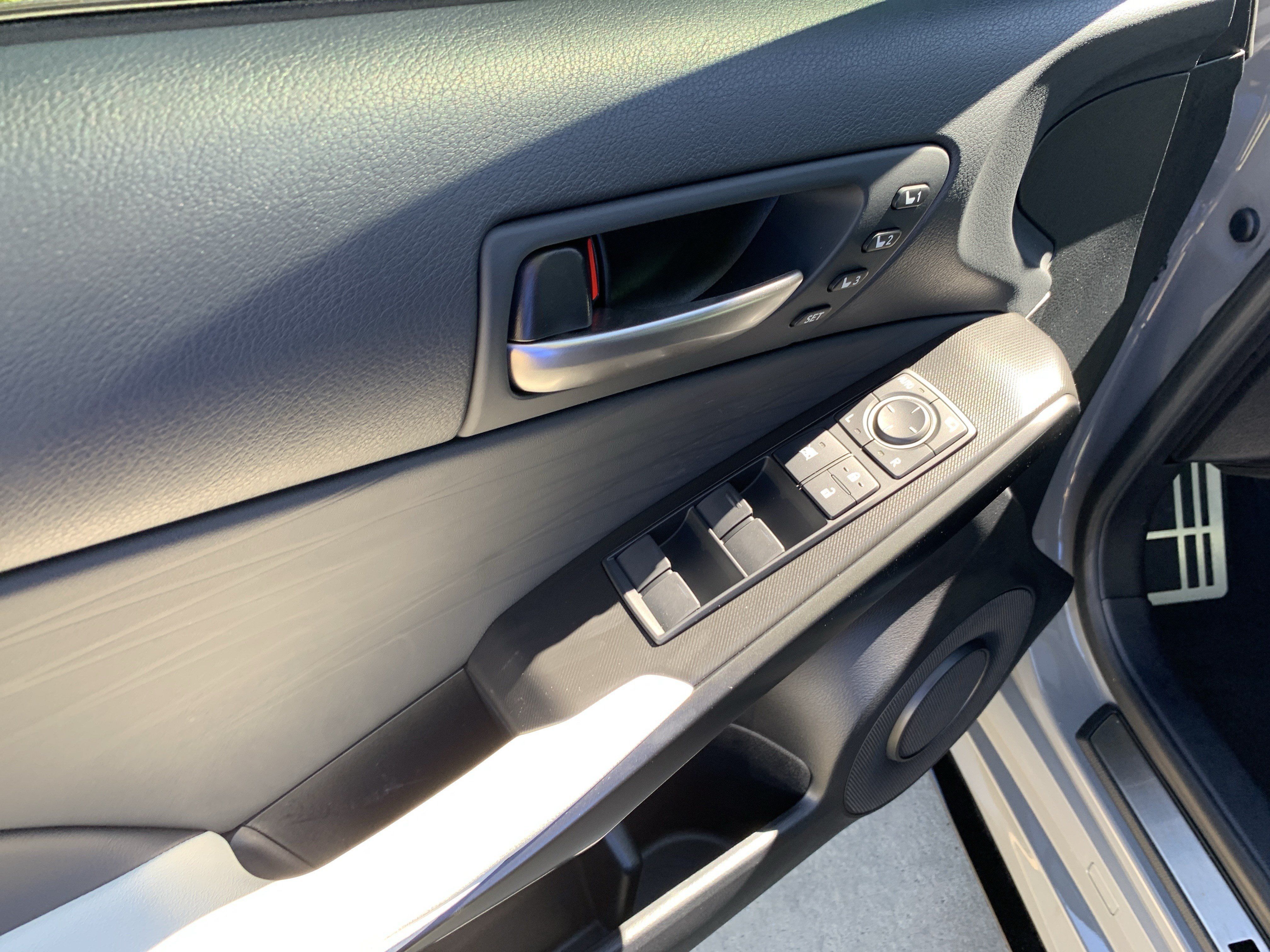 Used 2025 Lexus IS 350 F Sport RWD image 15