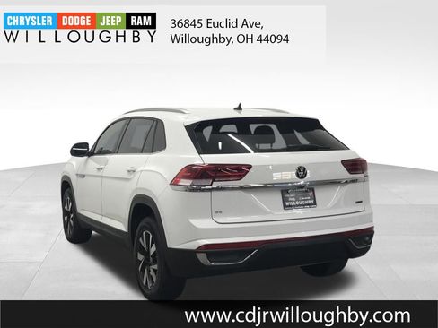 Used 2021 Volkswagen Atlas Cross Sport SE image 6