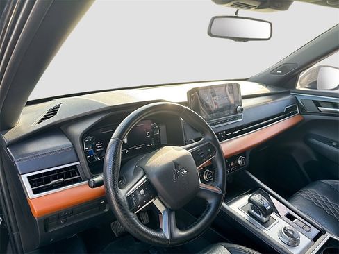 Used 2022 Mitsubishi Outlander SEL image 12