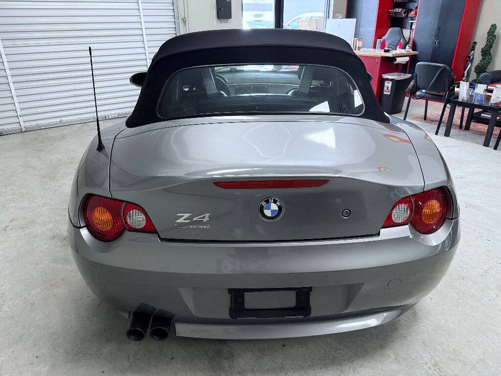 Used 2003 BMW Z4 2.5i RWD image 10