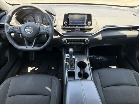 Used 2023 Nissan Altima 2.5 S FWD image 2