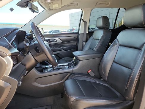 Used 2021 Chevrolet Traverse RS image 19