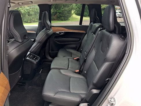 Used 2023 Volvo XC90 B5 Plus AWD/4WD image 14