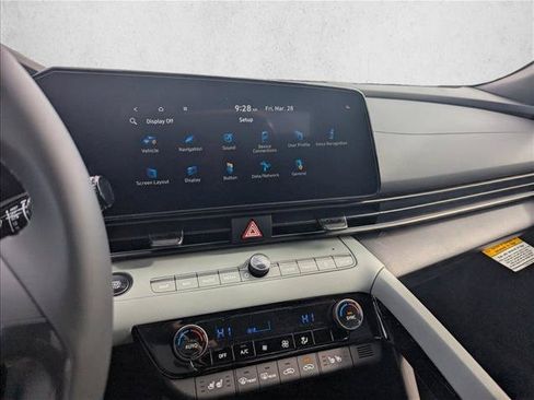 Used 2025 Hyundai Elantra Limited FWD image 15