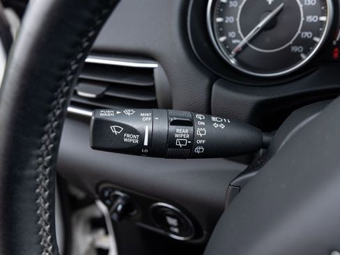 Used 2022 Maserati Levante GT AWD/4WD image 32